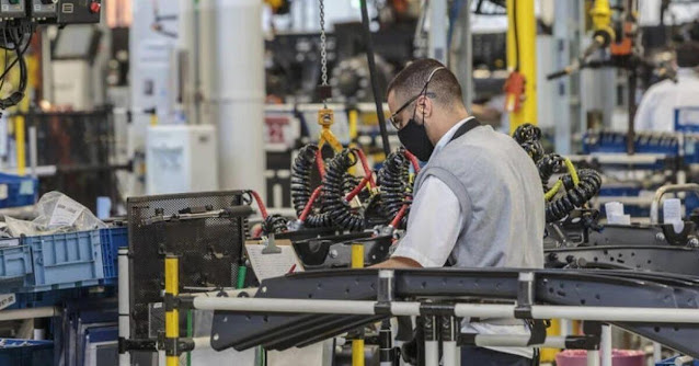 auxiliar de produção auxiliar de produção