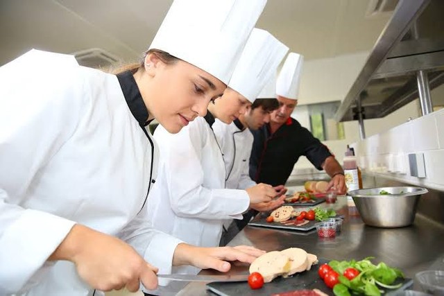 auxiliar de cozinha auxiliar de cozinha