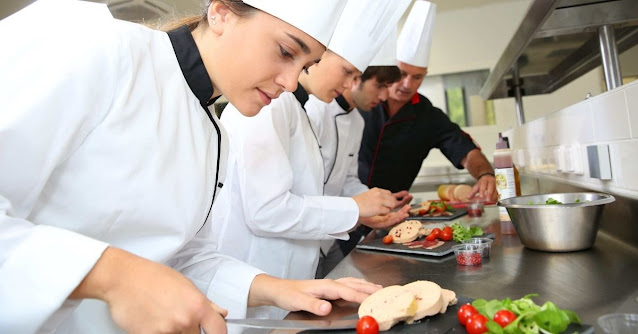 auxiliar de cozinha auxiliar de cozinha