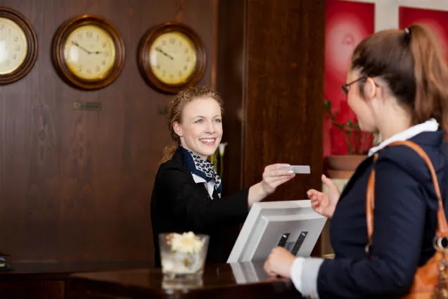 recepcionista recepcionista