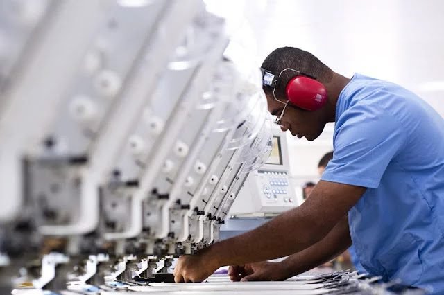 Auxiliar de Produção – 1°, 2° e 3° turno (R$ 2.244,00)