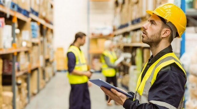 Vaga de Almoxarife – Salário de R$ 4.000,00