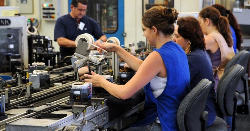 Vaga Auxiliar de Produção – Com ou Sem Experiência