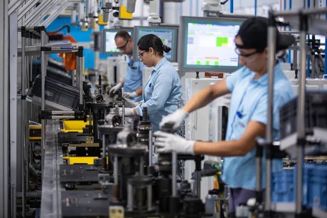 Auxiliar de Produção – 1º, 2º e 3º Turno (R$ 2.673,09)