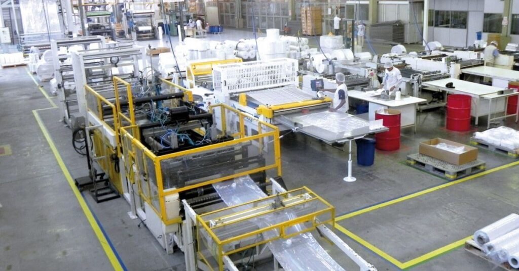 Auxiliar de Produção – Indústria no ramo Plástico (R$ 2.200,00)