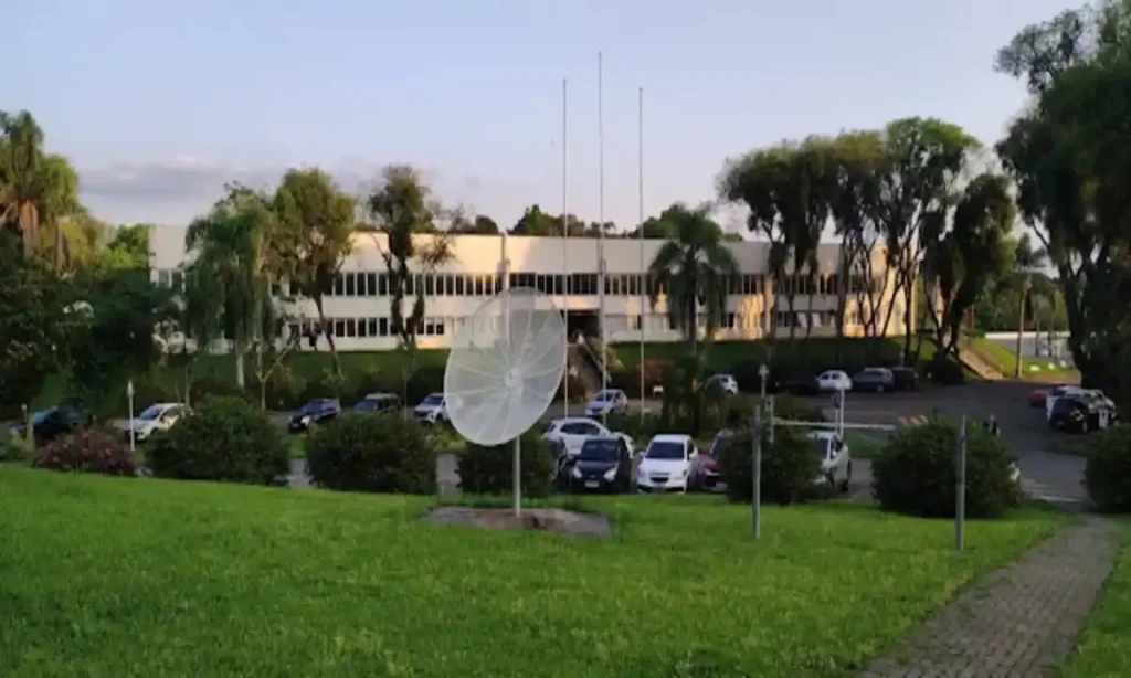 mega fábrica em Curitiba